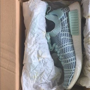 WOMEN’S NMD R1 STLT PK 8.5